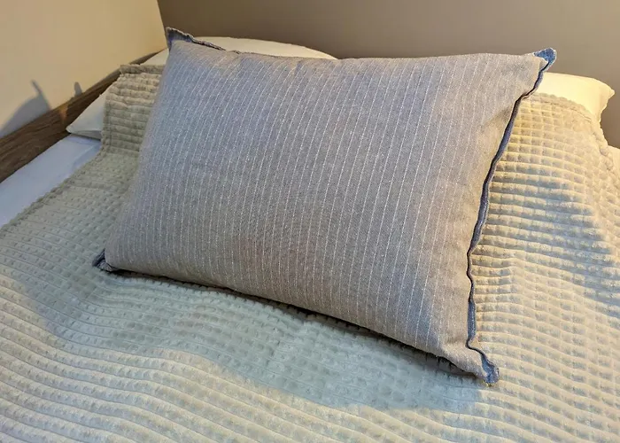 Lily's 5 By Bulgarentals -